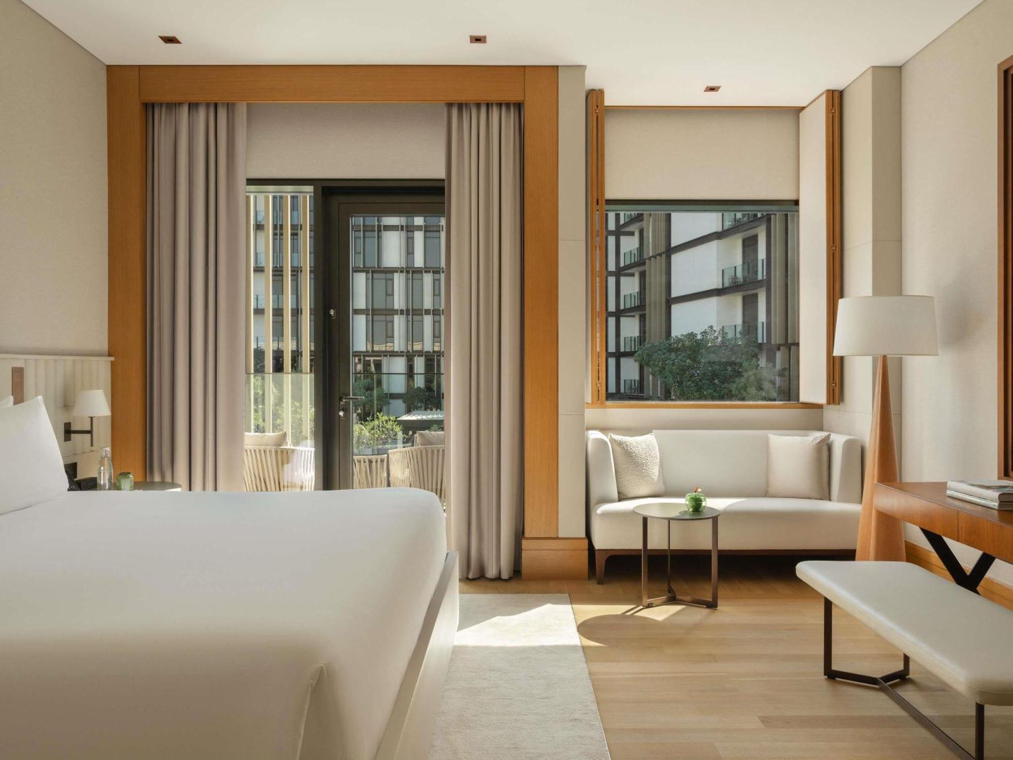 Rising Light Guestroom Resort View