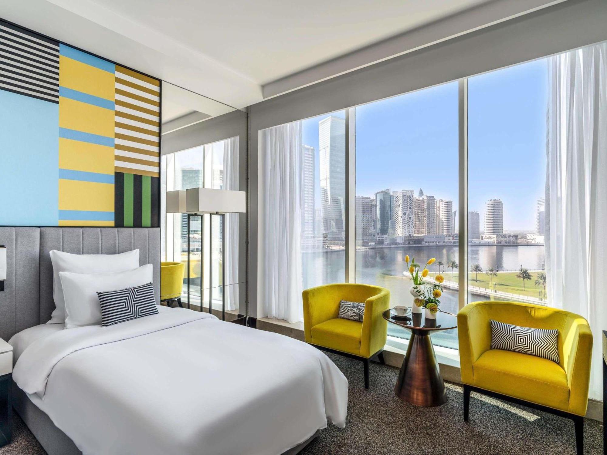 Deluxe Twin Room Canal View