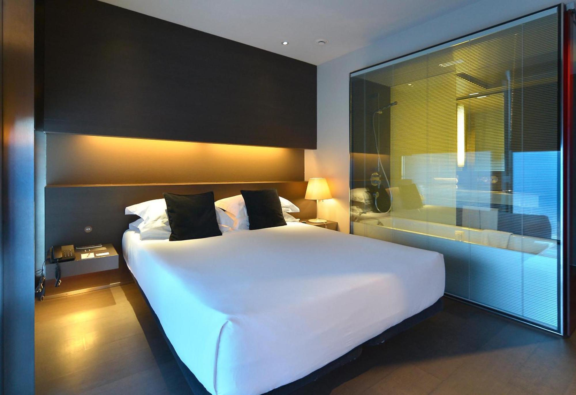 Quarto com Cama de Casal ou 2 de Solteiro