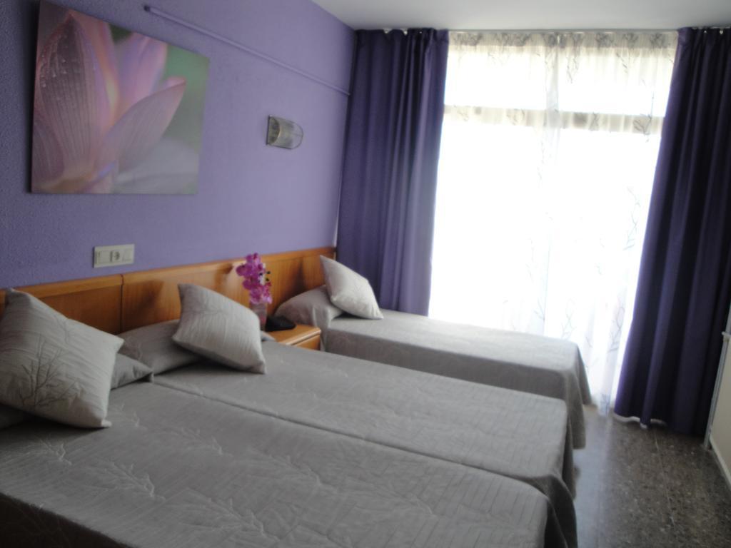 Basic Triple Room