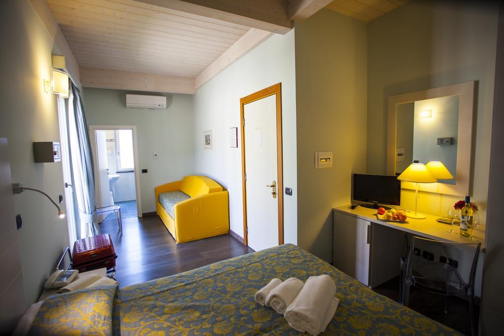 Triple Room Terrace