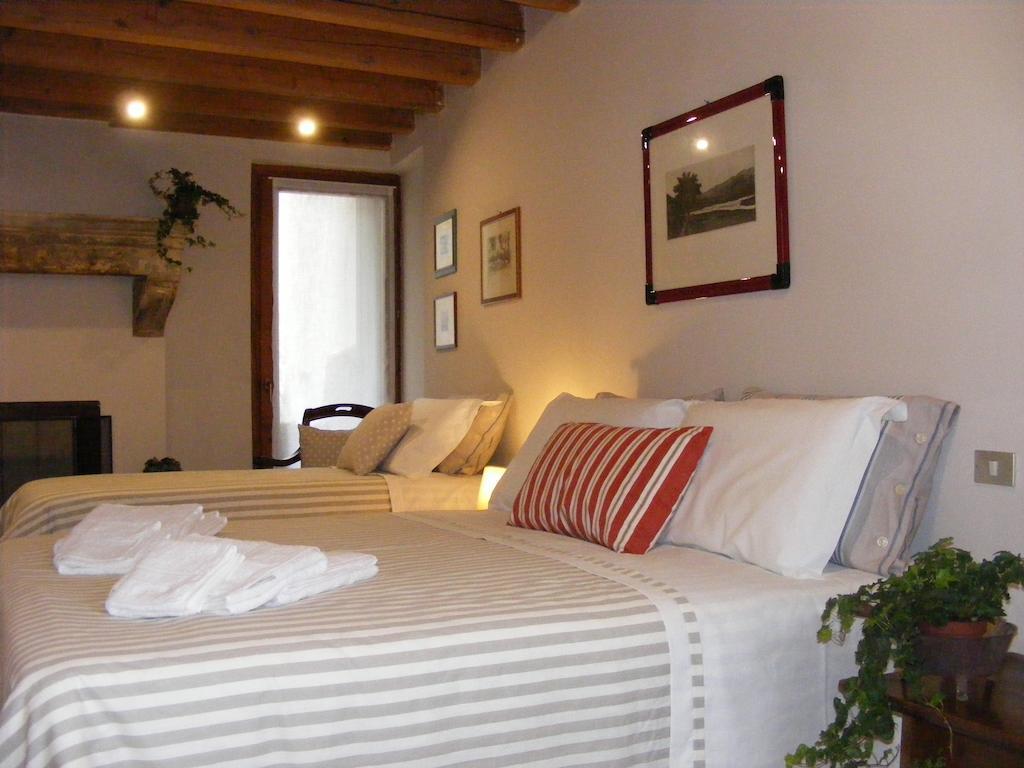 Double Room Private External Bathroom