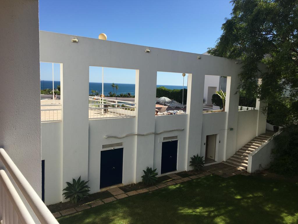 One-Bedroom Apartment Side Sea View