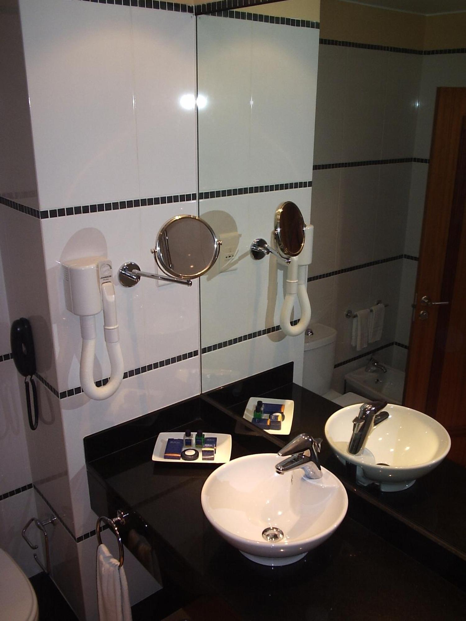 Double or Twin Room with Garden View,1437175825:JPEG