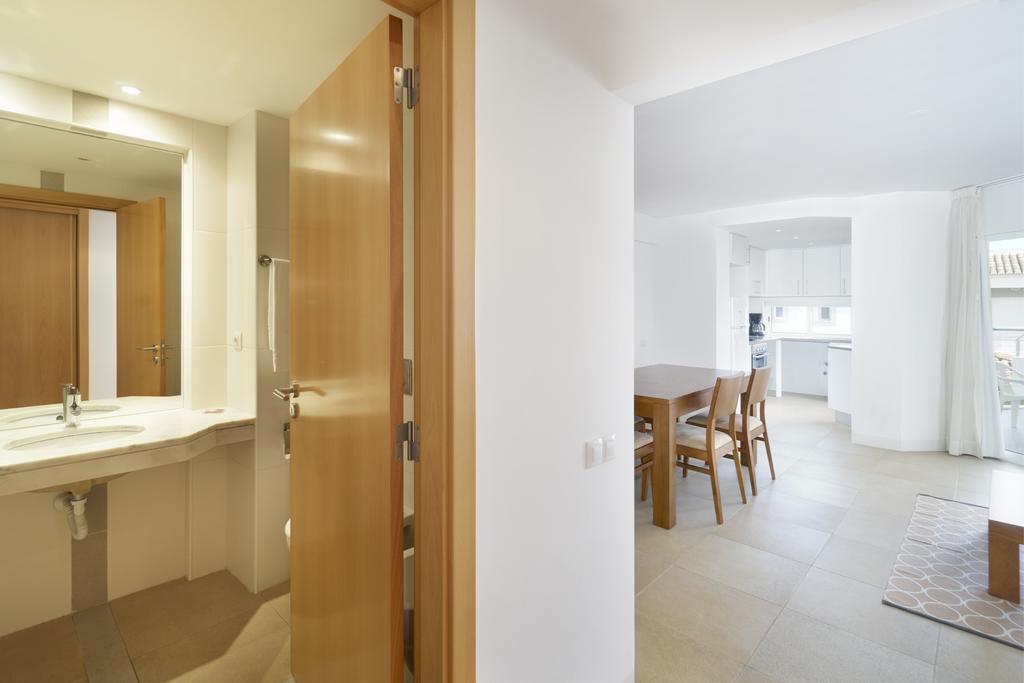 Superior One-Bedroom Apartment