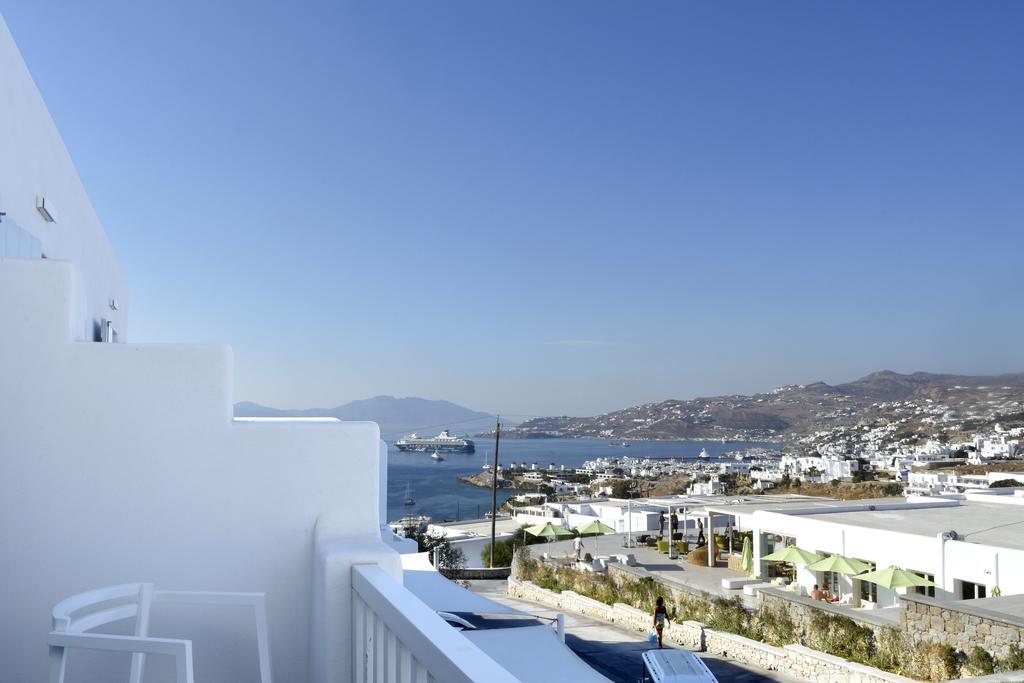 RINIA Deluxe Room Side Sea View