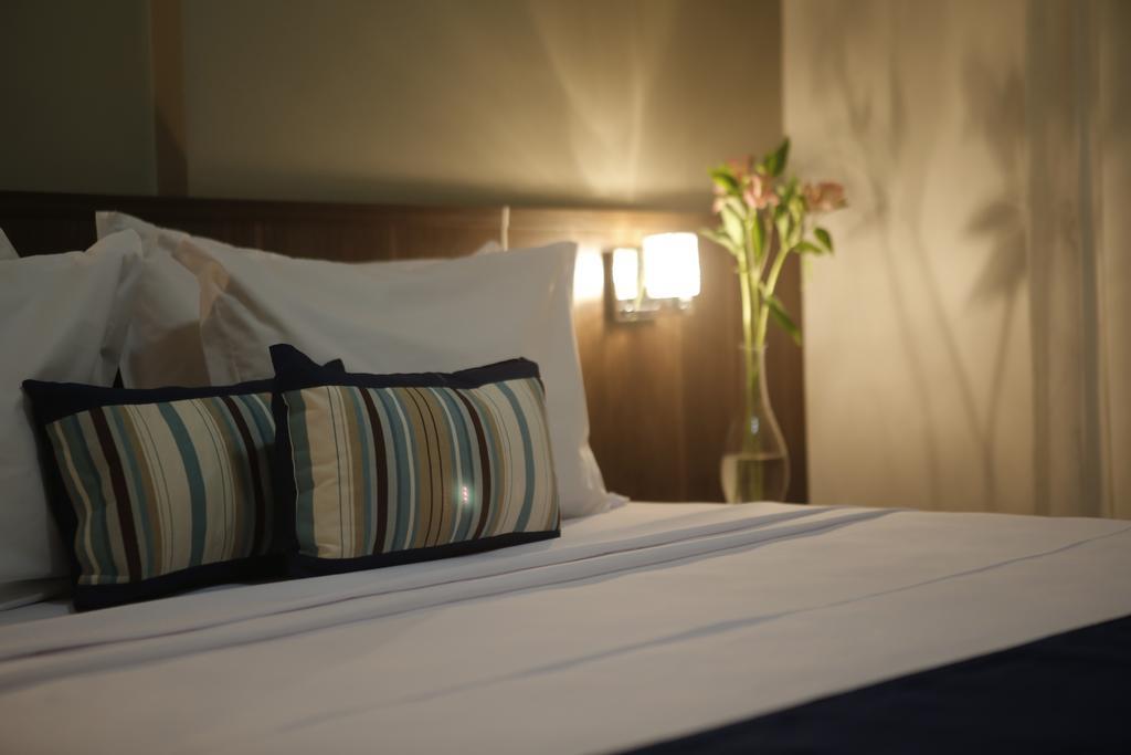 Deluxe Suite with Sea View,1089643104:JPEG