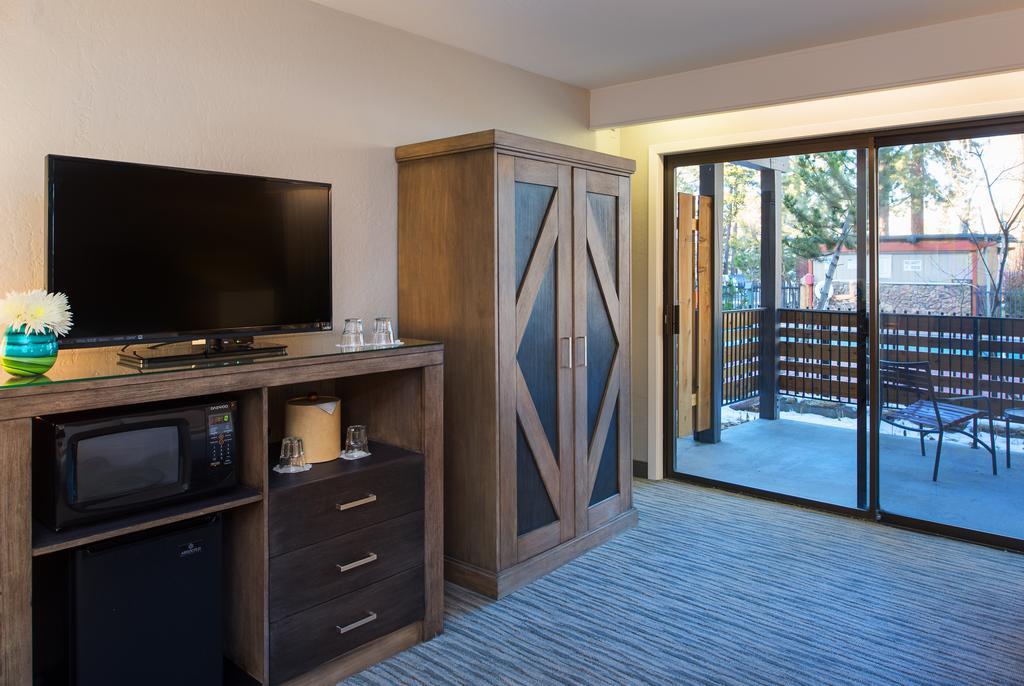 King Room with Roll-In Shower - Disability Access,339242635:JPEG