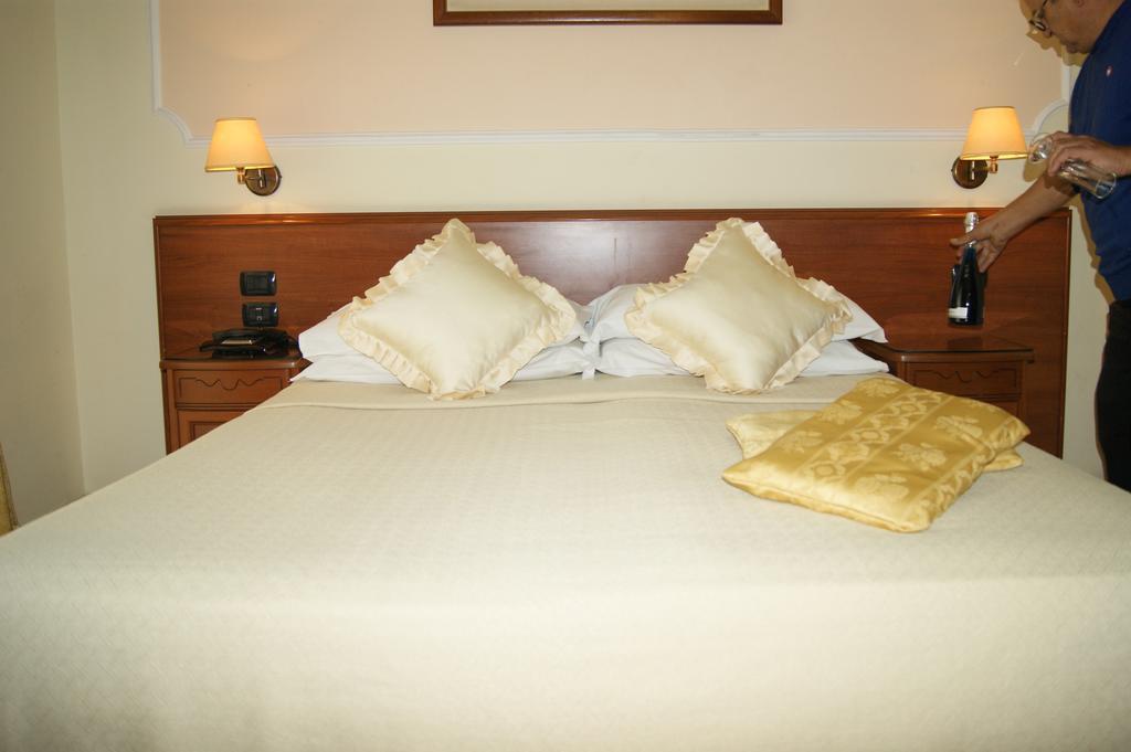 Triple Room,377258530:JPEG