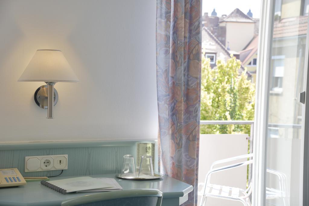 Doppelzimmer zum Innenhof