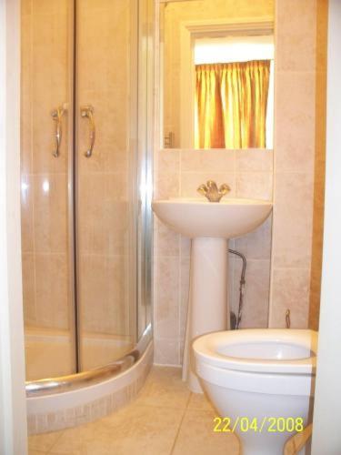 Single Room Private Bathroom