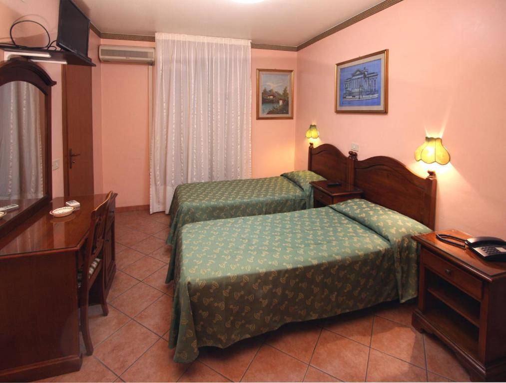 Doppel-/Zweibettzimmer mit eigenem Bad