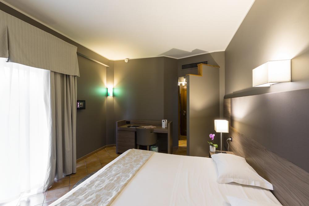Triple Room,1274542345:JPEG