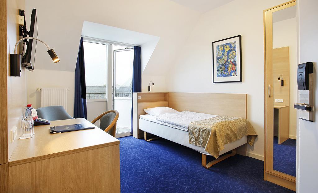 Single Room Balcony