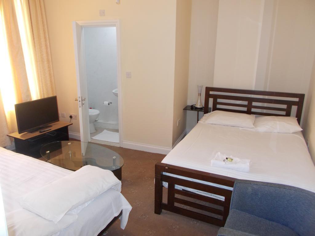 Superior Studio Room Private Bathroom