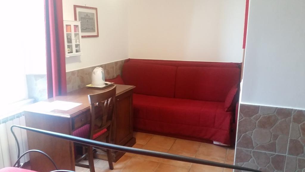 Quarto Triplo com Banheiro