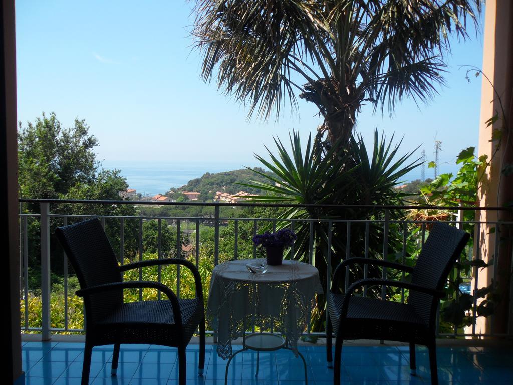 Double or Twin Room Sea View