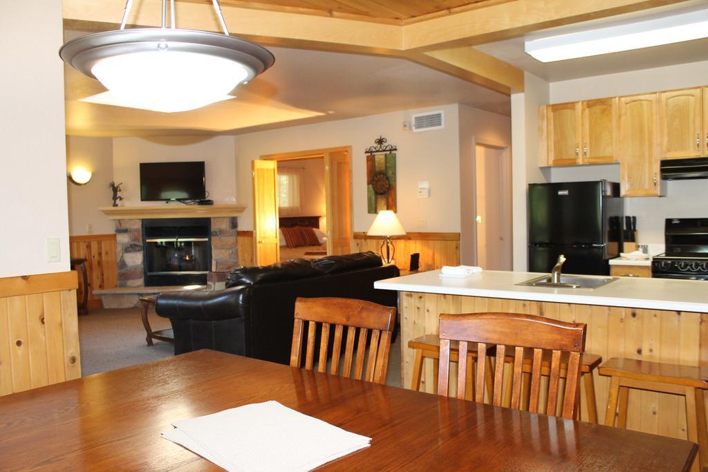 Premium One-Bedroom Chalet Lake View
