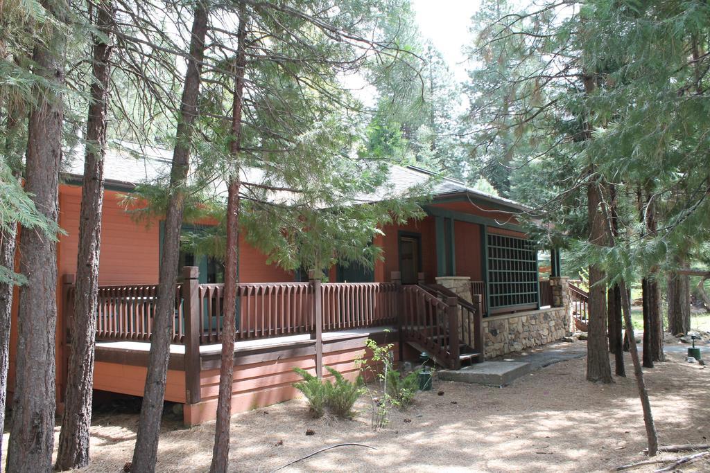 Deluxe Two-Bedroom Chalet Lake View