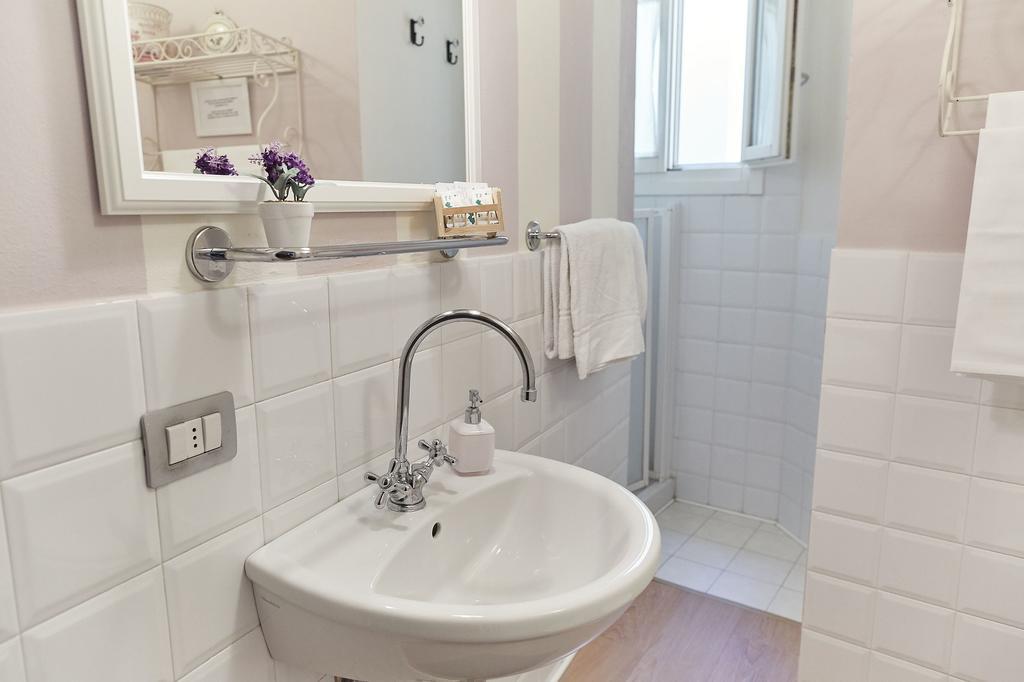 Double Room Private External Bathroom