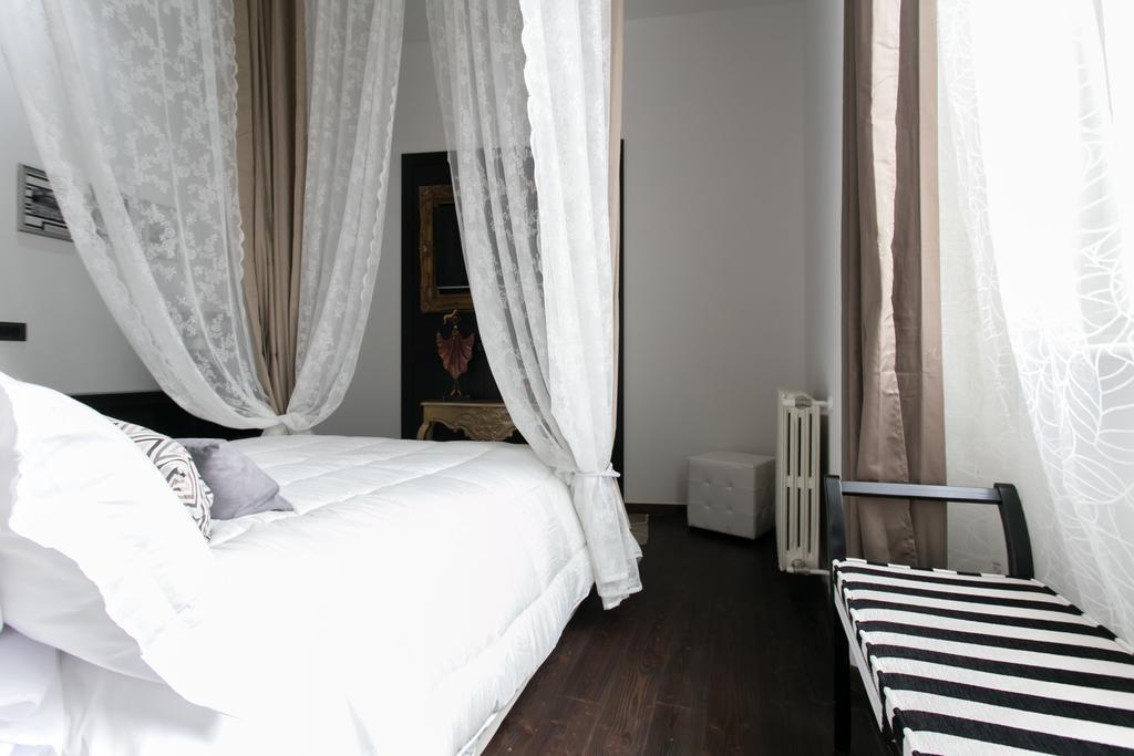 Gold Apartment