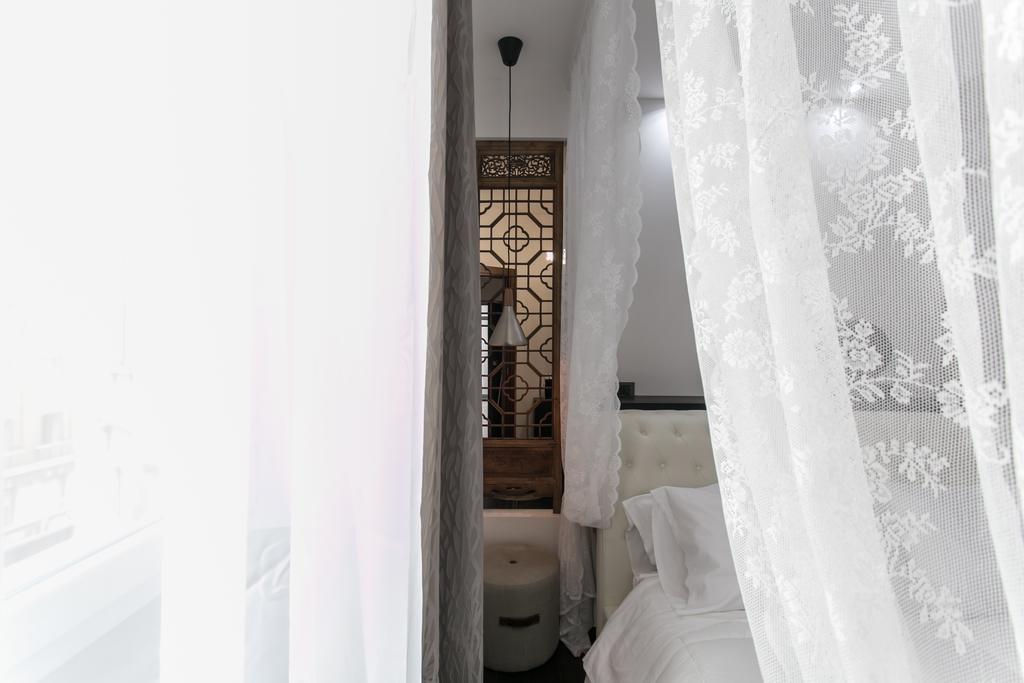 Gold Apartment