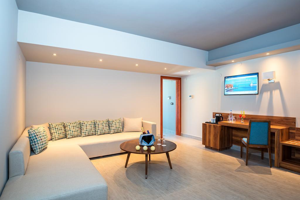 Superior Suite Private Pool