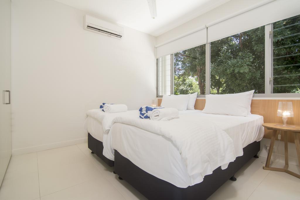 Two-Bedroom Apartment Pool Mountain View