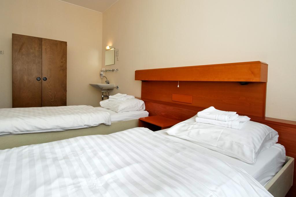 Economy Twin Room