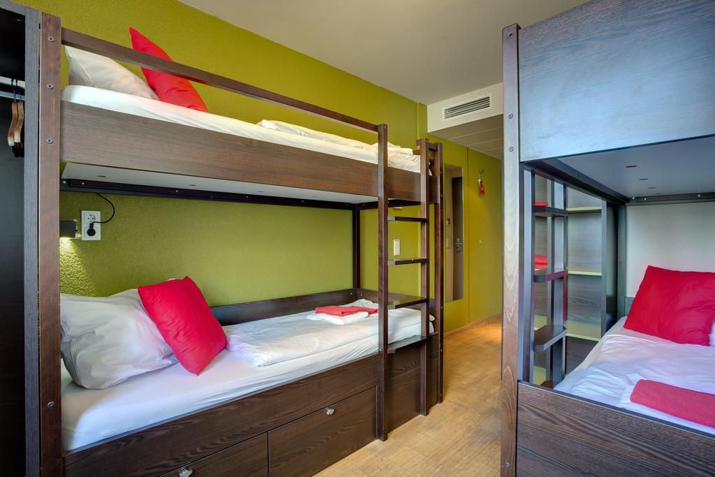 Bett im Frauenschlafsaal mit 4 Betten