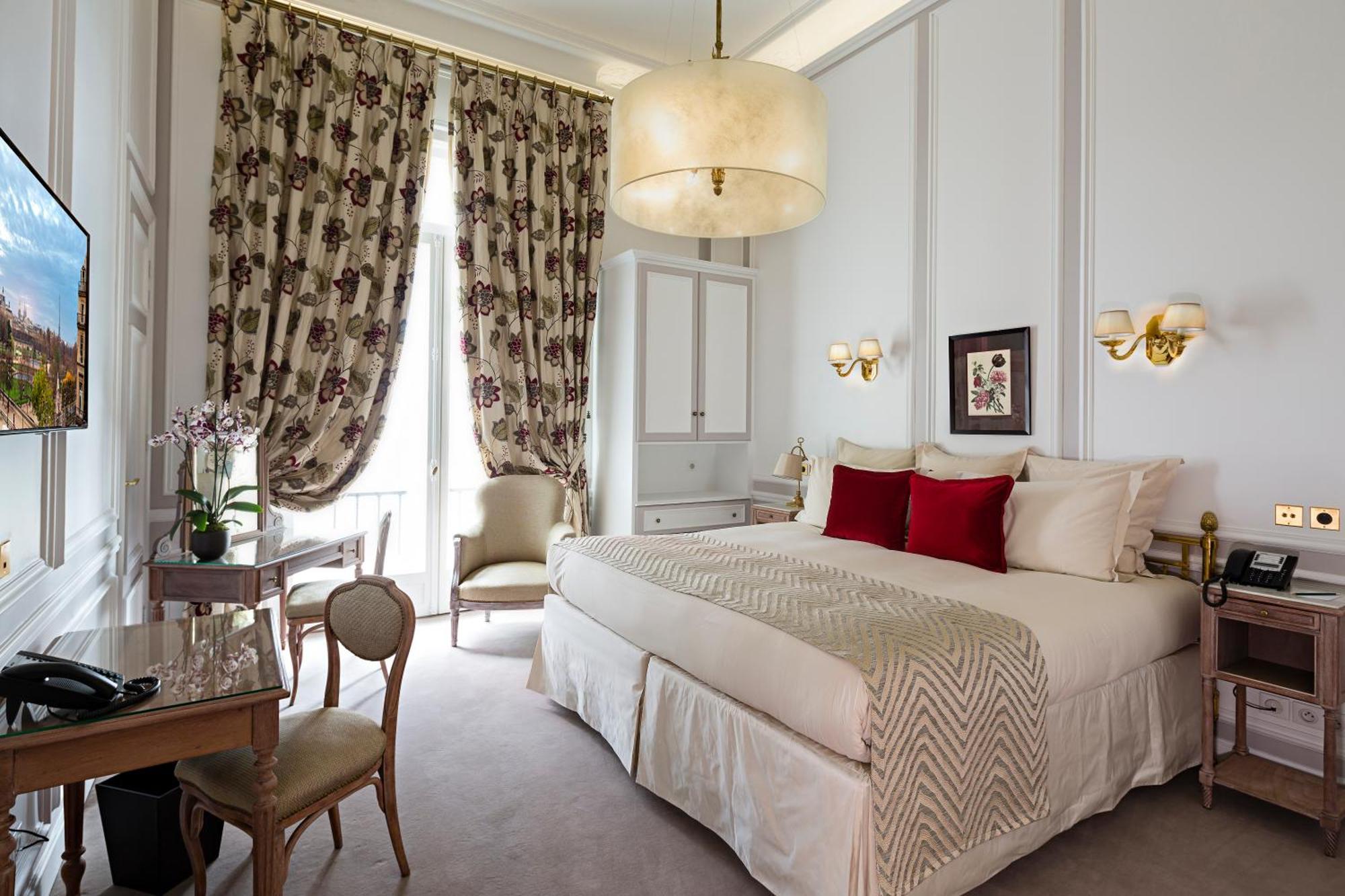 Prestige Room