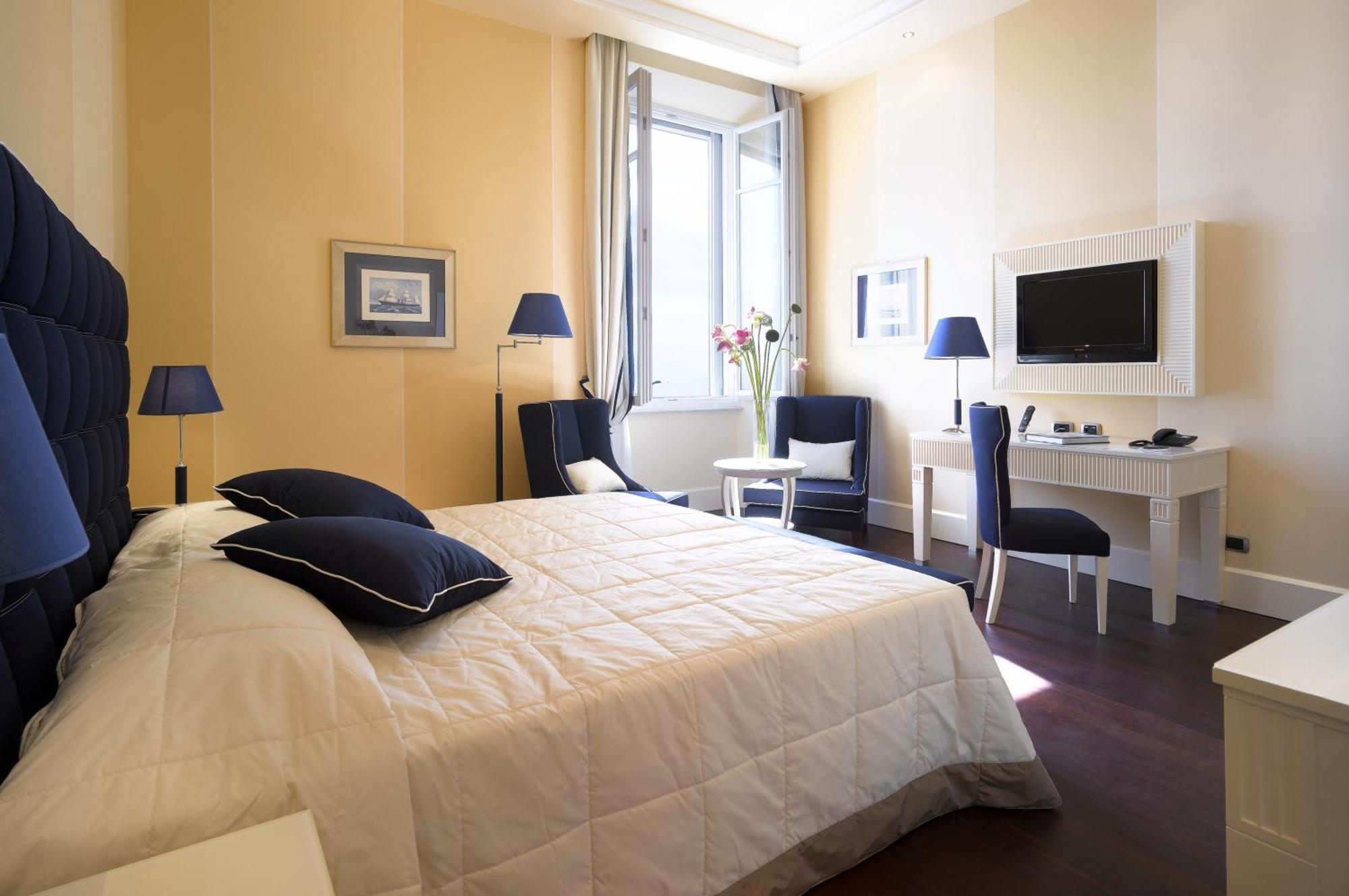 Superior Twin or Queen Room Sea View