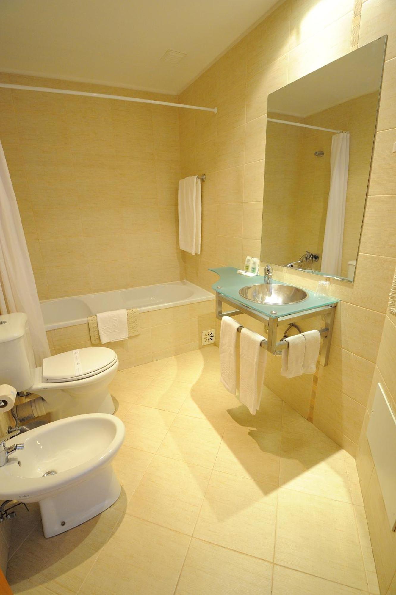 Apartment mit 1 Schlafzimmer und Balkon (2 Erwachsene)