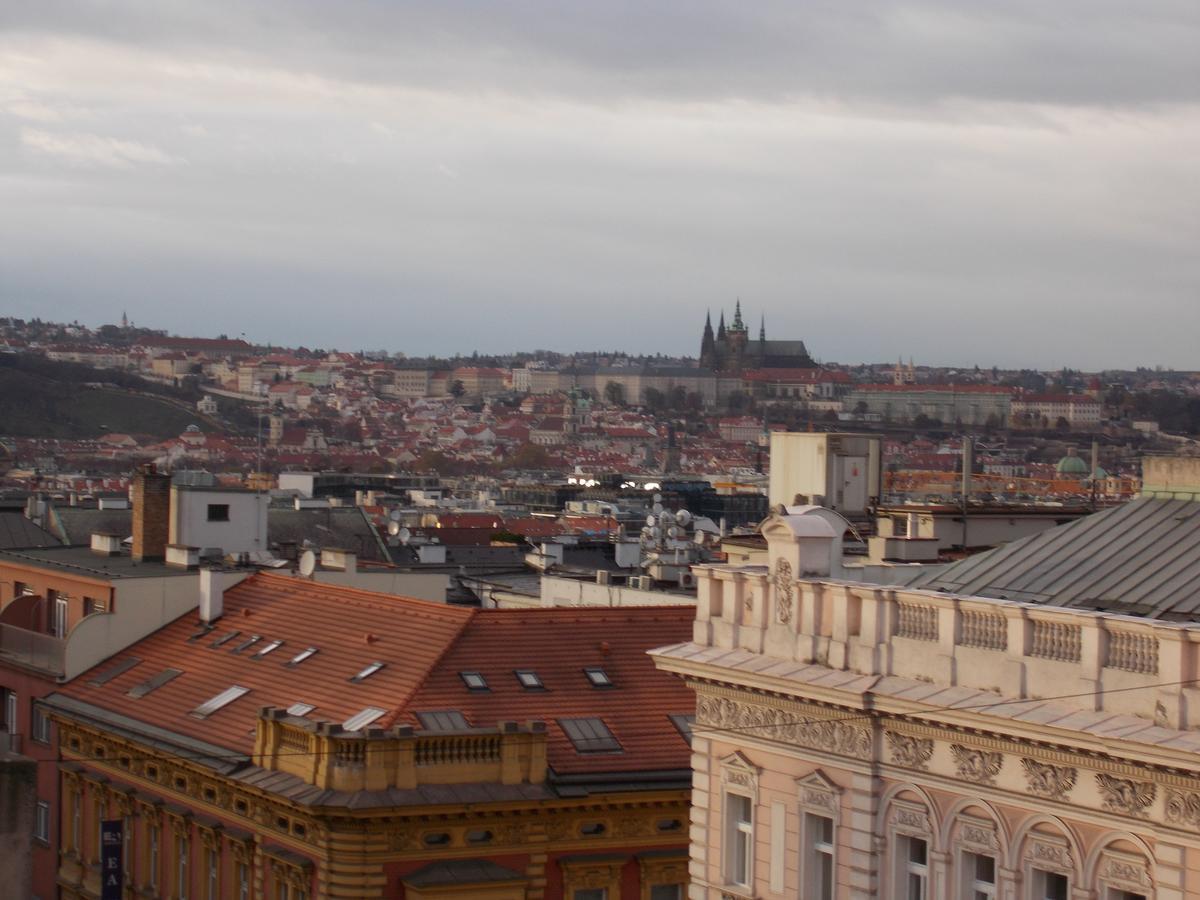 One-Bedroom Apartment Prague Castle View