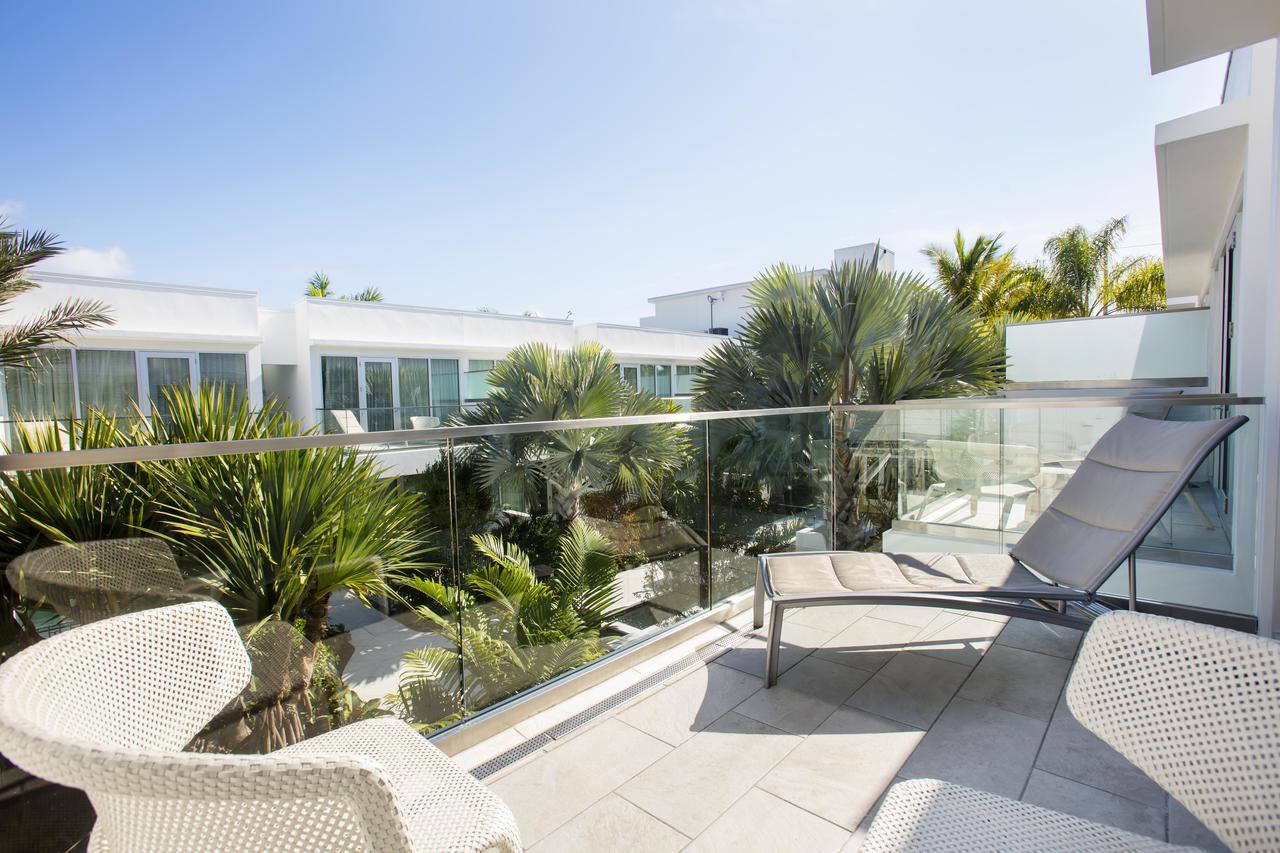 Luxury Second Floor Balcony Suite