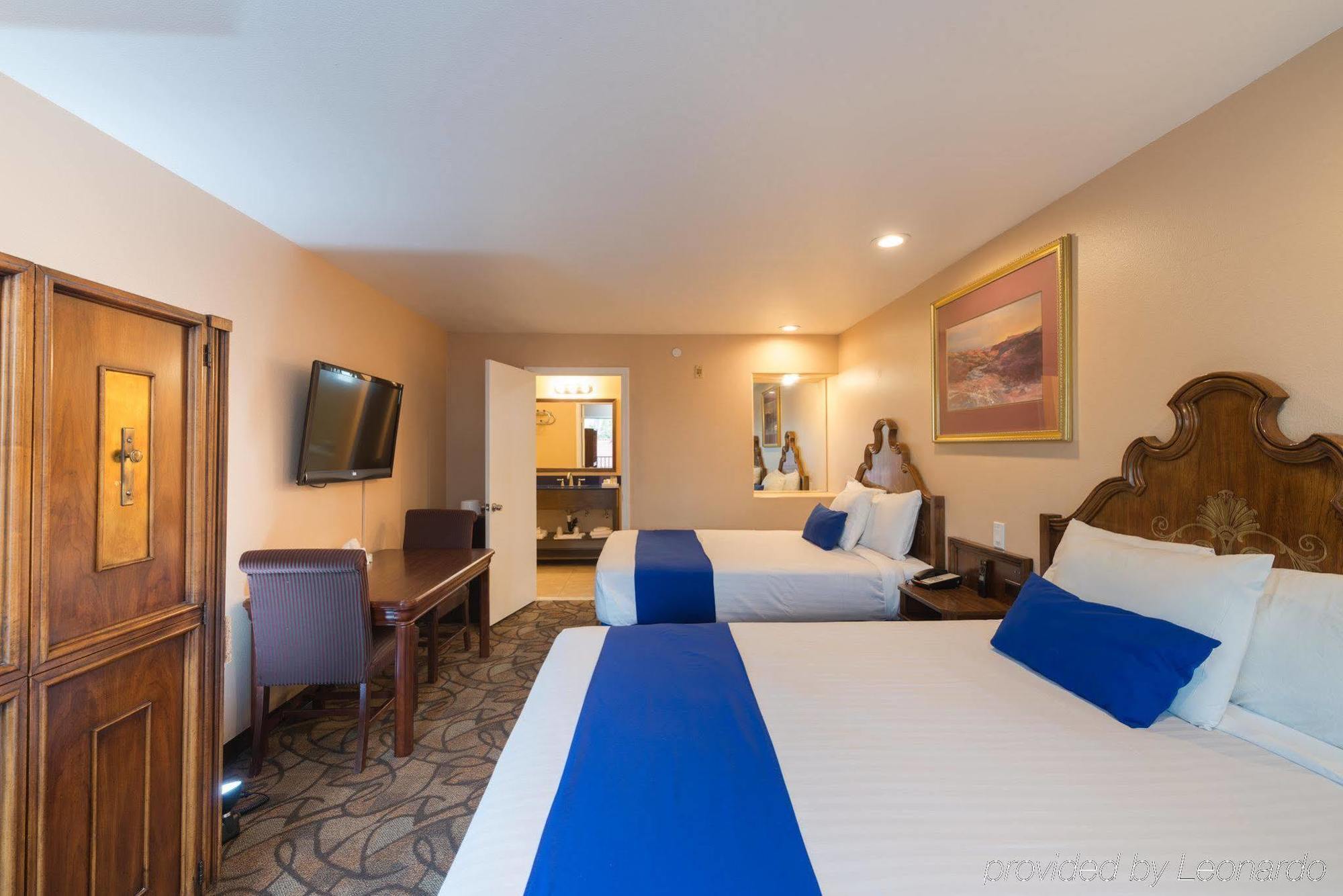 Deluxe Queen Room Two Queen Beds