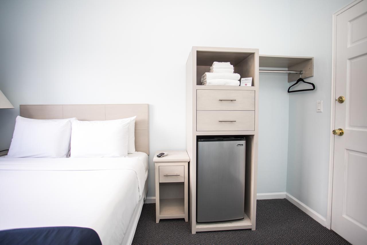 Queen Room Private Bathroom