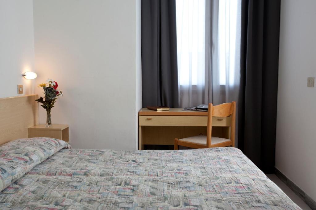 Comfort Triple Room