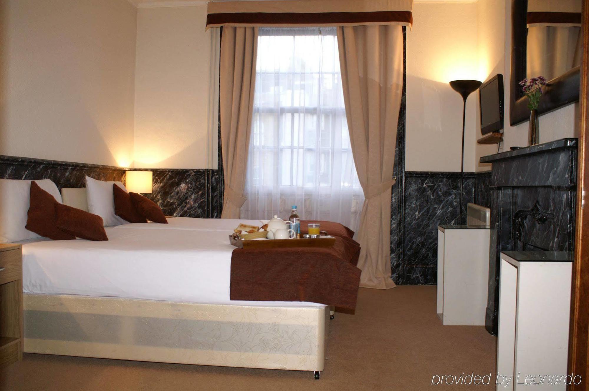 Double Room Private External Bathroom