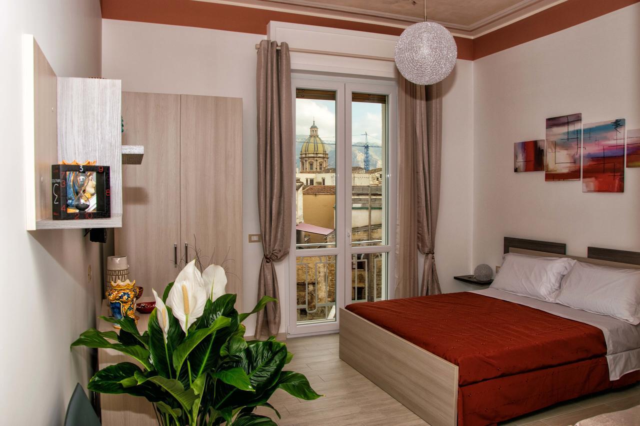 Junior Suite Balcony City View