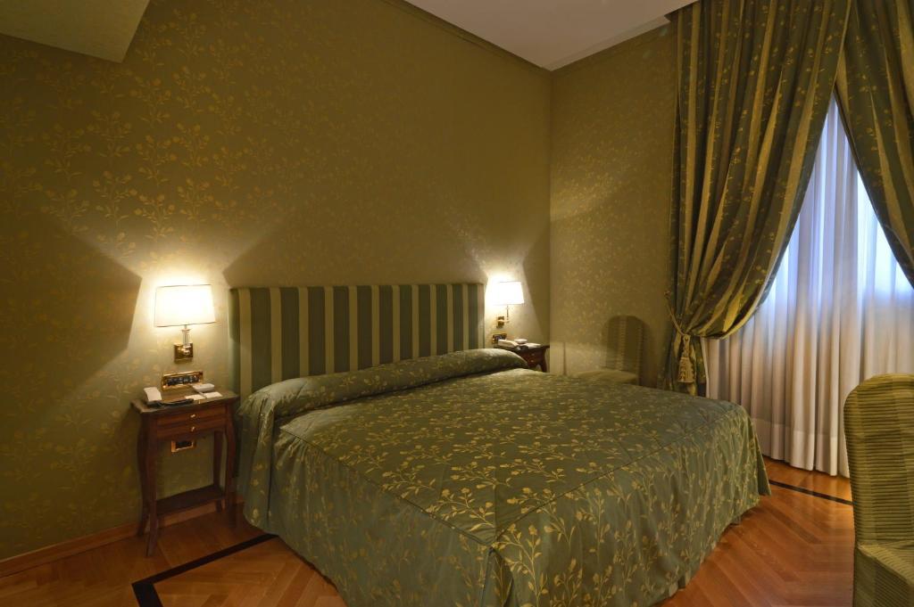 Doppelzimmer mit Blick auf den Innenhof