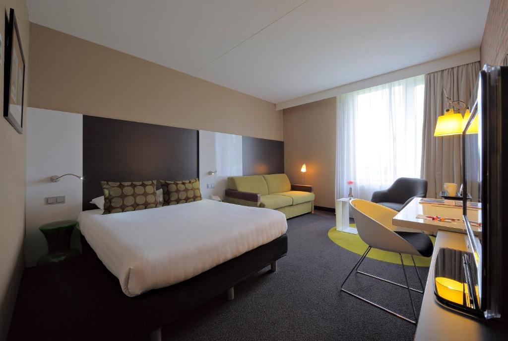Privilege Double Room Sofa