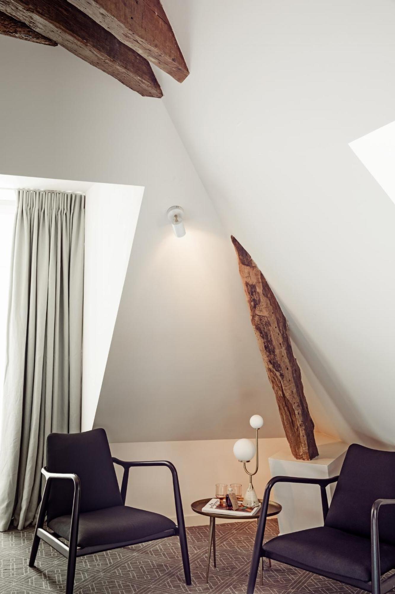 Junior Suite Parisian Eaves