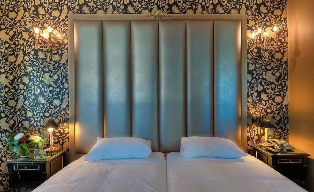 Connecting Double Rooms with view on Invalides,1655272480:JPEG