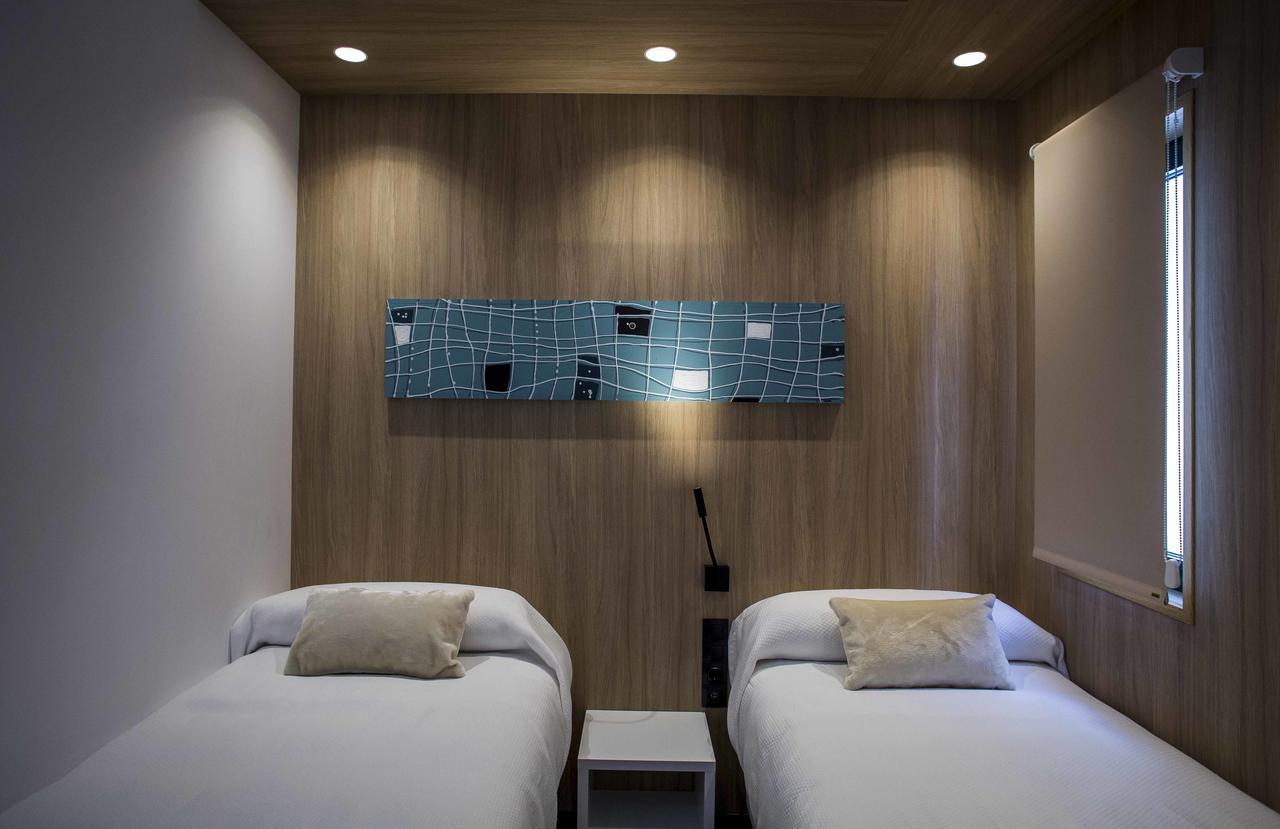 Twin Room Private Bathroom