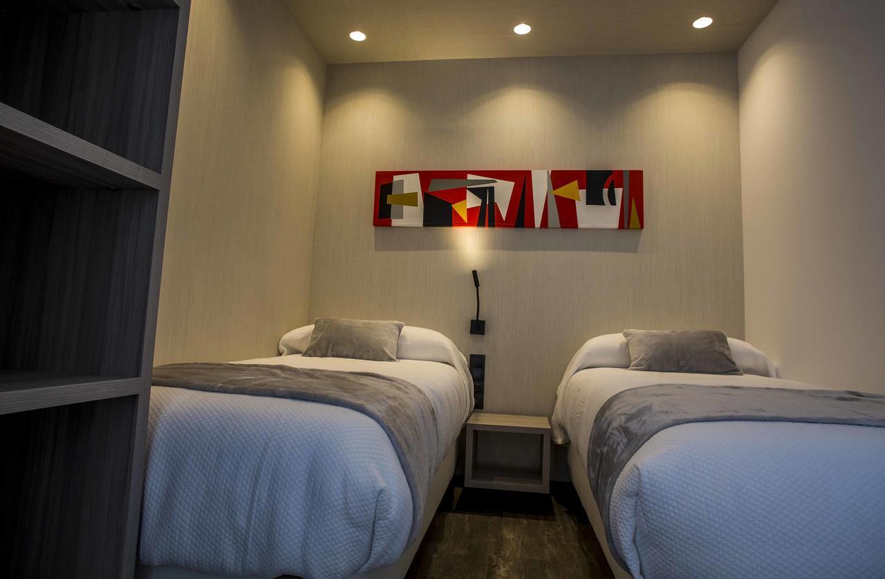 Twin Room Private Bathroom