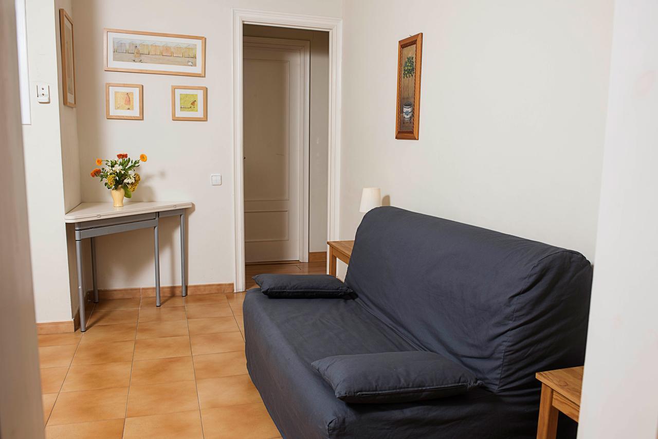 Studio or Suite Triple Private Bathroom