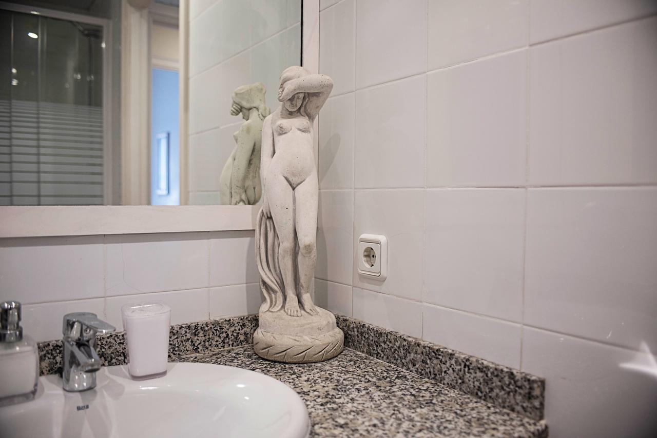 Studio or Suite Double Private Bathroom