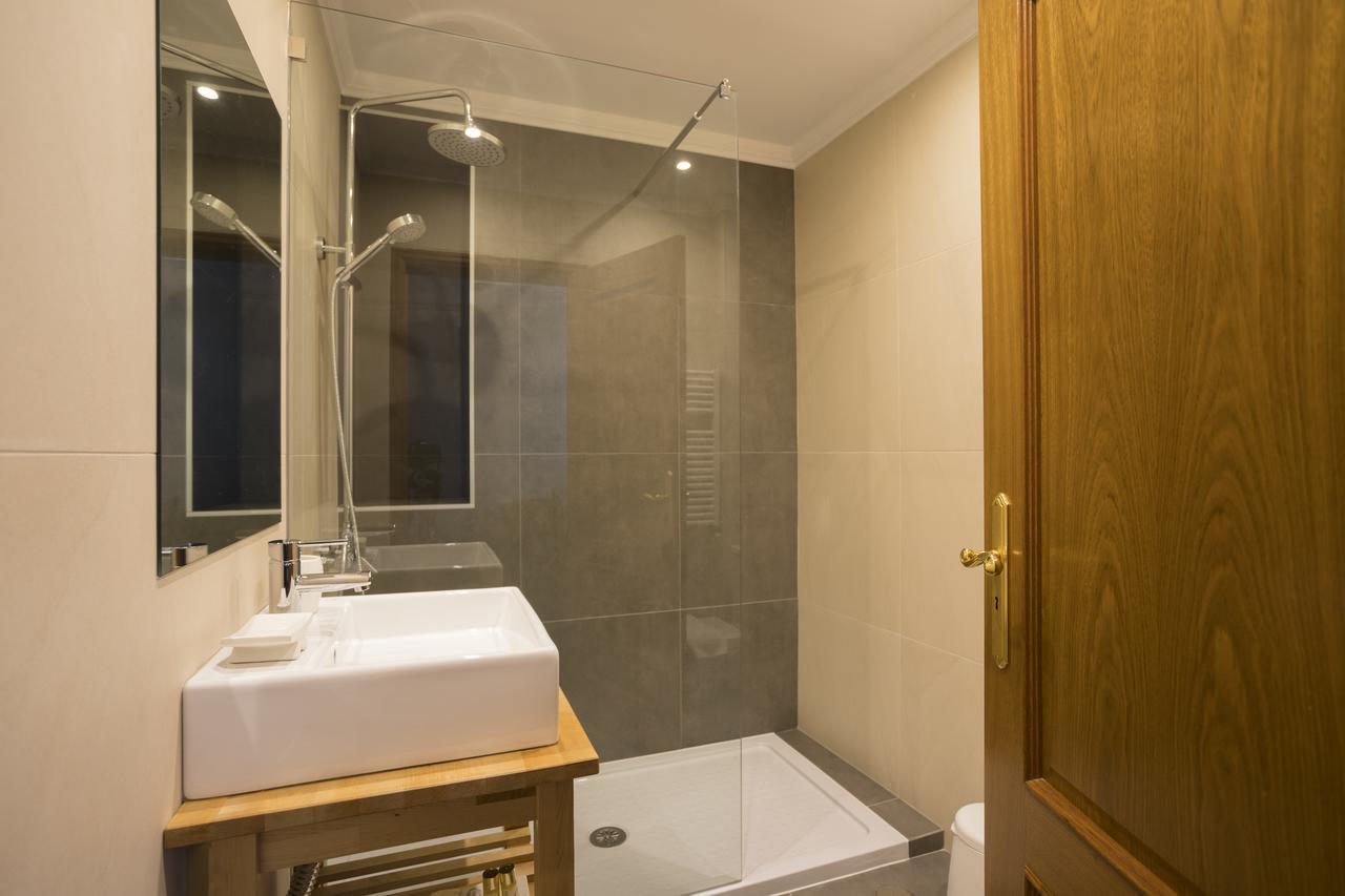 Double or Twin Room Private Bathroom