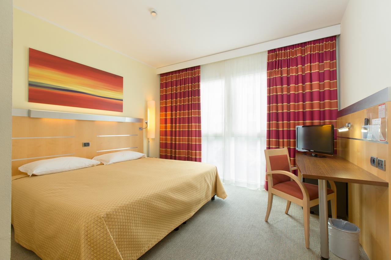 Double Room,644227740:JPEG